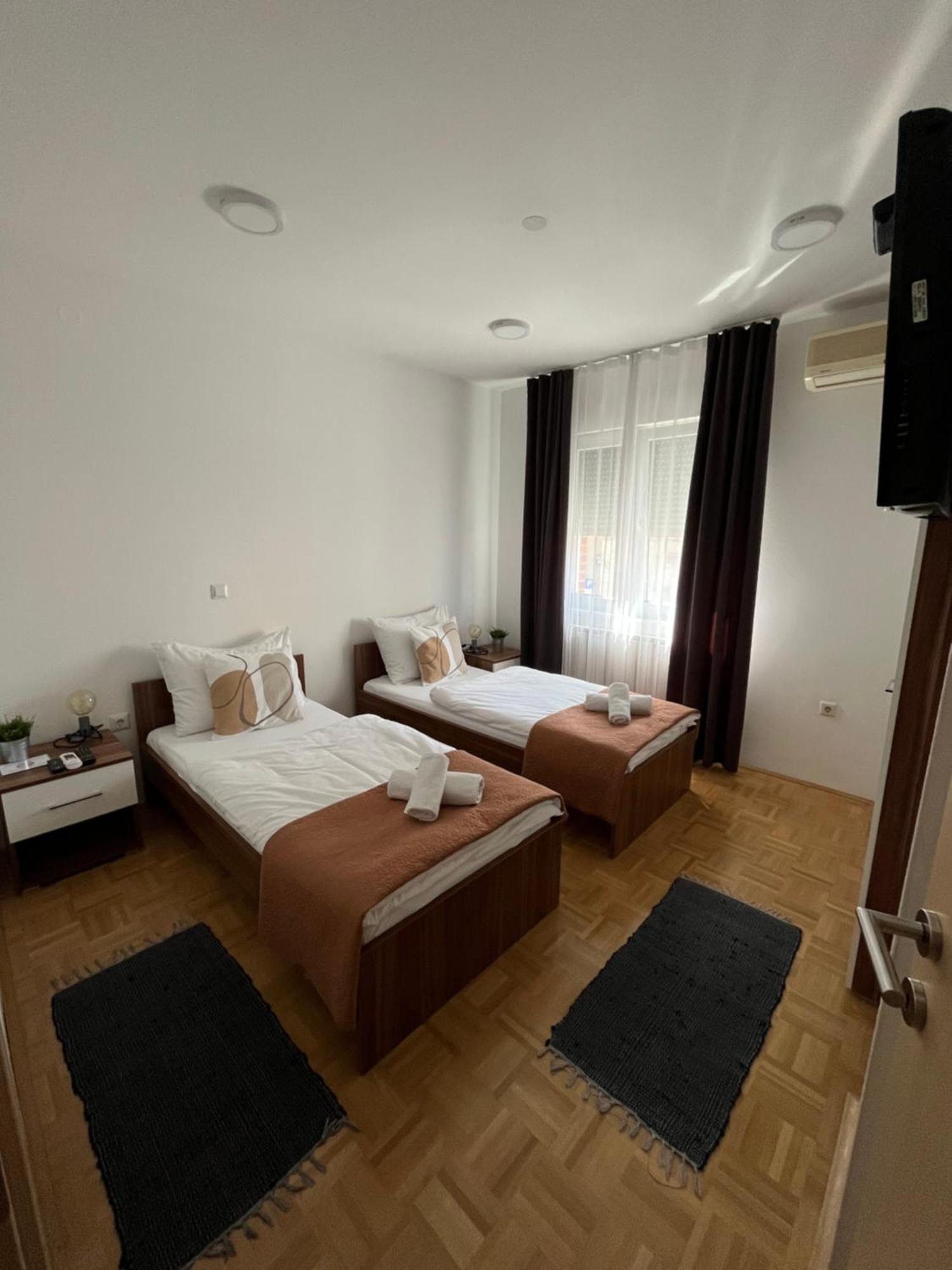 For5 Apartman Ðakovo Kültér fotó