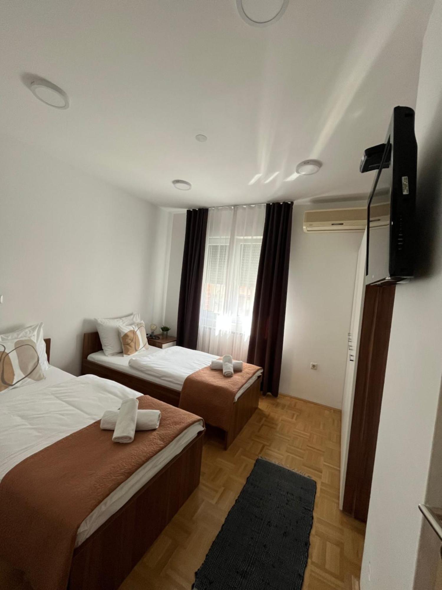 For5 Apartman Ðakovo Kültér fotó